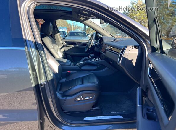 WP1AA2AY3LDA09949 2020 PORSCHE CAYENNE Gray Widok z tyłu
