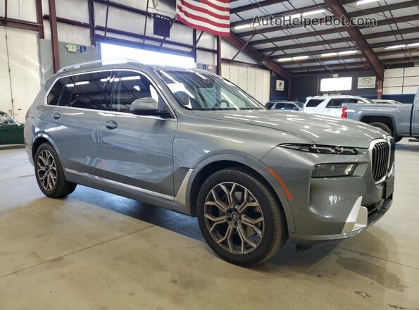 5UX23EM0XP9P24967 2023 BMW X7 Silver Widok z przodu