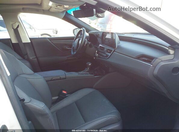 58ADA1C11NU018505 2022 LEXUS ES 300H Белый Вид салона спереди