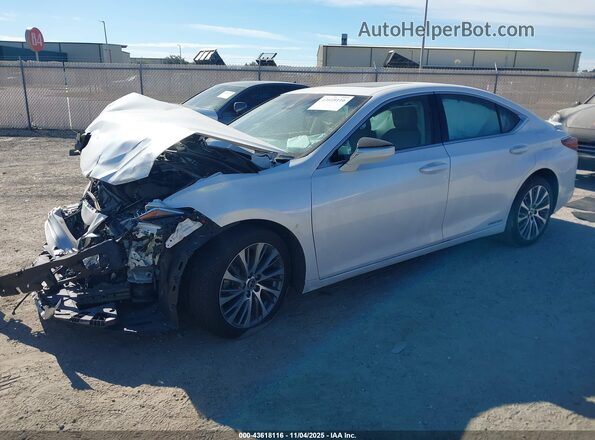 58ADA1C13MU010372 2021 LEXUS ES 300H Белый Передняя левая четверть