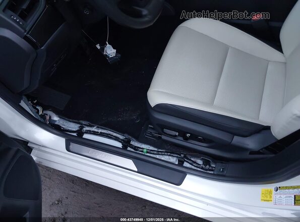 58ADZ1B17SU196344 2025 LEXUS ES 350 White Вид задньої частини салону