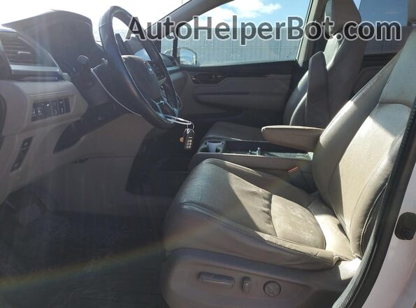 5FNRL6H99JB100749 2018 HONDA ODYSSEY White Вид салону спереду