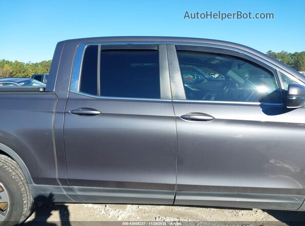 5FPYK3F5XHB018608 2017 HONDA RIDGELINE Gray Widok wnętrza z tyłu