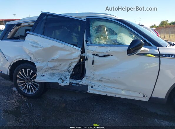 5LM5J7WC4NGL03013 2022 LINCOLN AVIATOR White Widok z przodu