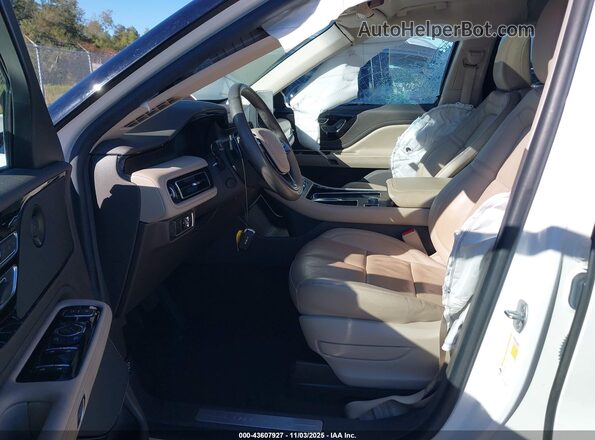 5LM5J7WC4NGL03013 2022 LINCOLN AVIATOR White Widok wnętrza z przodu