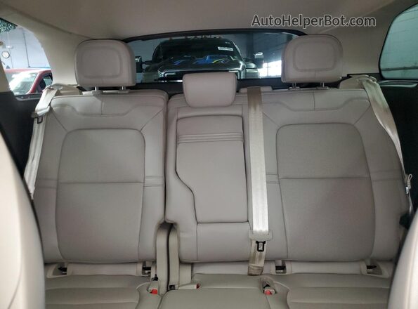 5LMCJ1DA8PUL07592 2023 LINCOLN CORSAIR White Widok tylnych siedzeń
