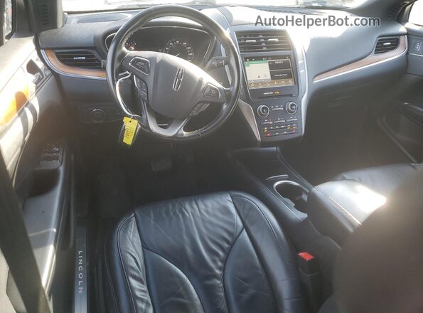 5LMCJ2C95HUL12232 2017 LINCOLN MKC Серый Вид панели приборов
