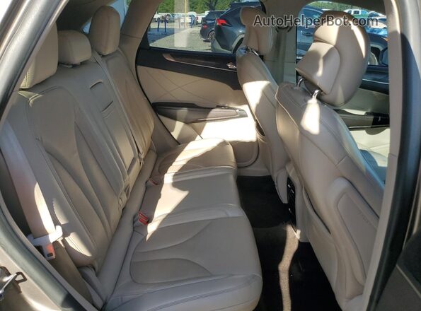 5LMCJ3C94HUL55384 2017 LINCOLN MKC Желто-коричневый Вид задней части салона