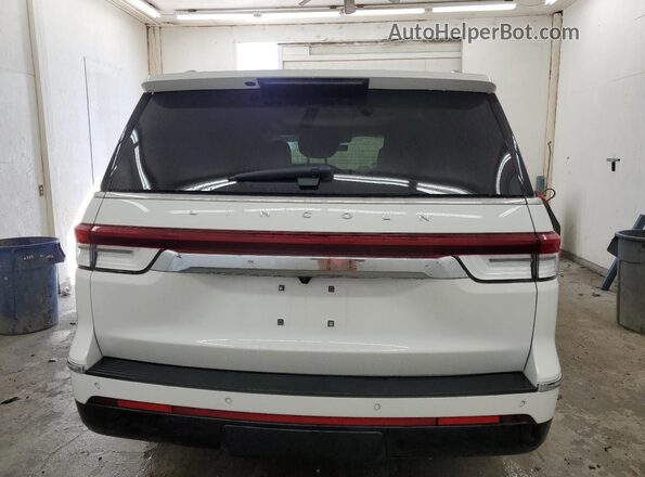 5LMJJ2LG7REL18874 2024 LINCOLN NAVIGATOR Белый Вид сзади