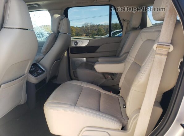 5LMJJ2LT4MEL15355 2021 LINCOLN NAVIGATOR Серебряный Вид задней части салона