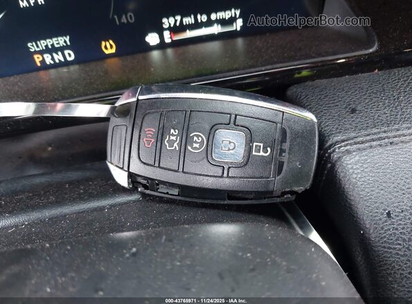 5LMJJ3HT9JEL04734 2018 LINCOLN NAVIGATOR L Black Widok deski rozdzielczej