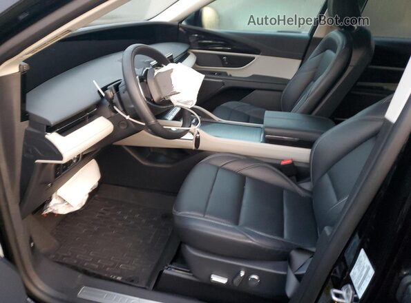 5LMPJ8J40SJ890940 2025 LINCOLN NAUTILUS Black Вид салону спереду