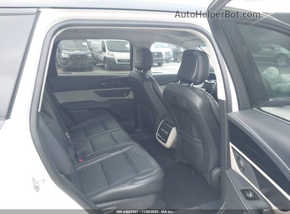 5LMPJ8KA3RJ780981 2024 LINCOLN NAUTILUS White Вид наклейки з VIN-кодом