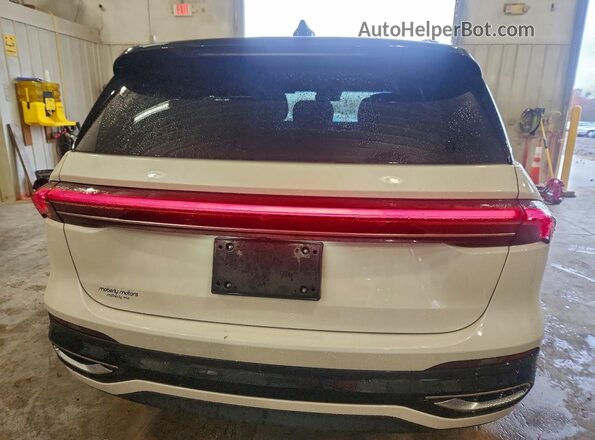 5LMPJ8KA6RJ839585 2024 LINCOLN NAUTILUS White Rear view