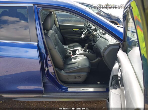 5N1AT2MT5KC788833 2019 NISSAN ROGUE Синий Вид салона спереди
