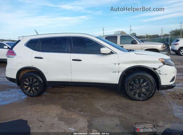 5N1AT2MV2GC918981 2016 NISSAN ROGUE White Rear interior view