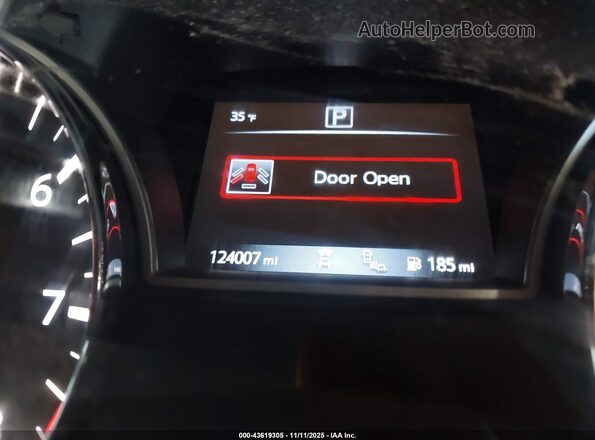 5N1DR2MN8HC637846 2017 NISSAN PATHFINDER Burgundy Rear seats view