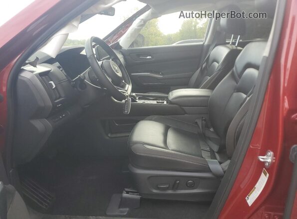 5N1DR3CC6RC297331 2024 NISSAN PATHFINDER Красный Вид салона спереди