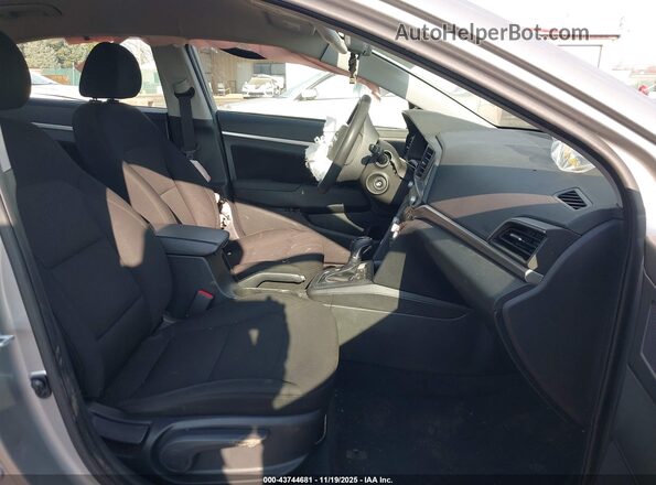 5NPD84LF4LH583410 2020 HYUNDAI ELANTRA Silver Սալոնի դիմացի տեսք