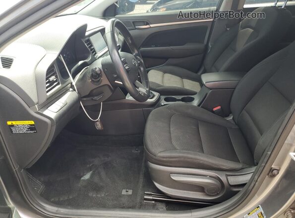 5NPD84LF6KH420546 2019 HYUNDAI ELANTRA Угольный Вид салона спереди