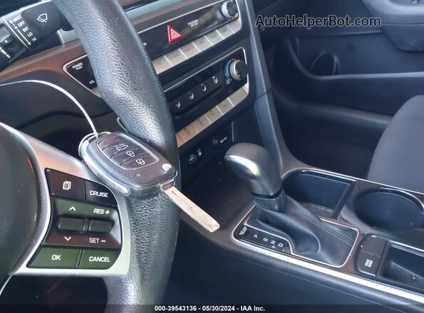 5NPE24AF2KH738642 2019 HYUNDAI SONATA Черный Вид панели приборов
