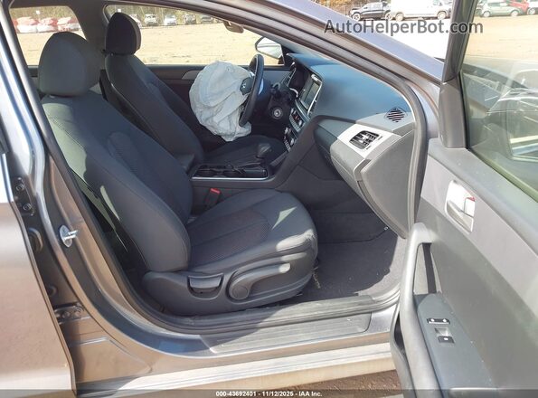 5NPE24AF4KH731448 2019 HYUNDAI SONATA Серый Вид салона спереди