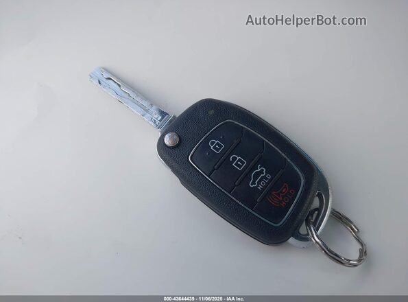 5NPE24AF5JH613665 2018 HYUNDAI SONATA Серый Вид панели приборов
