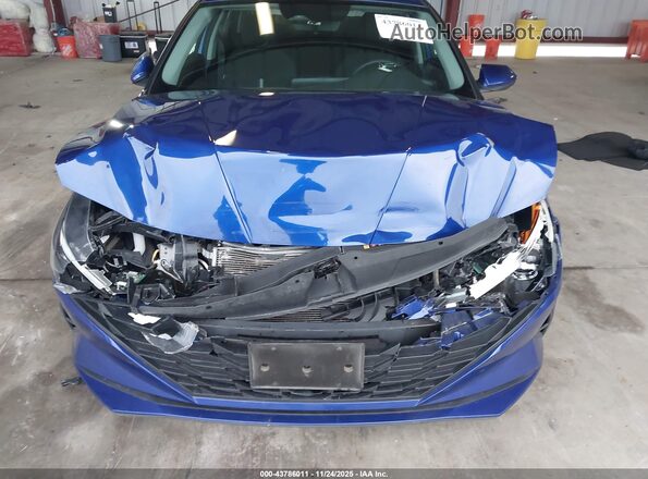 5NPLM4AG3NH072647 2022 HYUNDAI ELANTRA Синий Вид спереди