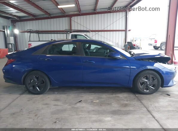 5NPLM4AG3NH072647 2022 HYUNDAI ELANTRA Синий Панорамный вид салона 360°