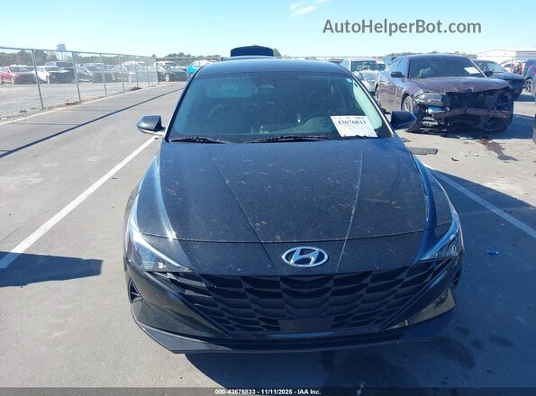 5NPLS4AG8NH056286 2022 HYUNDAI ELANTRA Black Widok wnętrza z tyłu