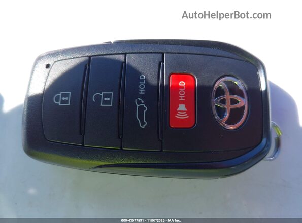 5TDADAB51SS024735 2025 TOYOTA HIGHLANDER HYBRID Красный Вид панели приборов