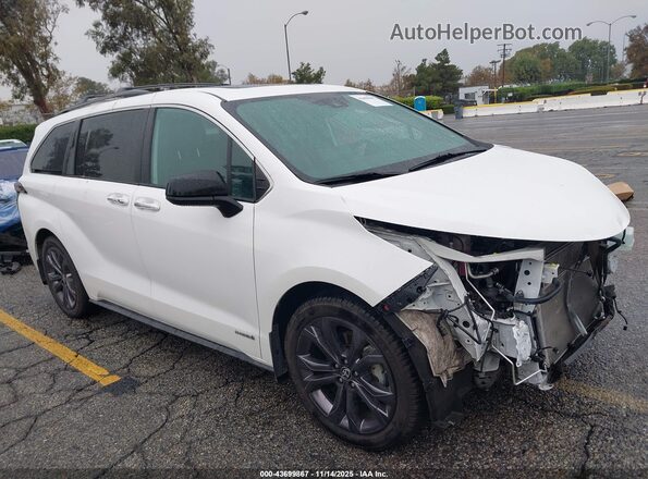 5TDDRKEC8MS065770 2021 TOYOTA SIENNA White Front right