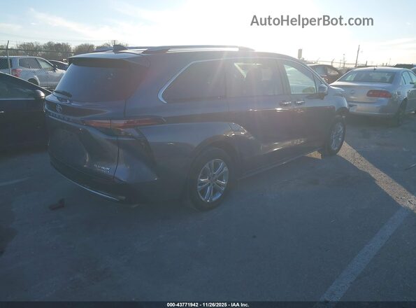 5TDESKFC0RS137821 2024 TOYOTA SIENNA Gray უკანა მარჯვენა