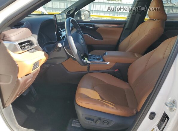 5TDFZRBH8LS021879 2020 TOYOTA HIGHLANDER Белый Вид салона спереди