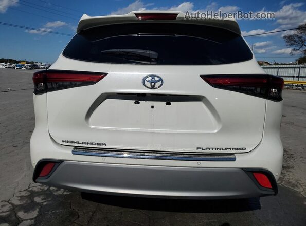 5TDFZRBH8LS021879 2020 TOYOTA HIGHLANDER Белый Вид сзади