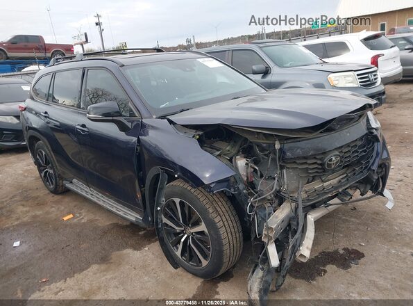 5TDLZRAH4MS068140 2021 TOYOTA HIGHLANDER Dark Blue Вид задней части салона