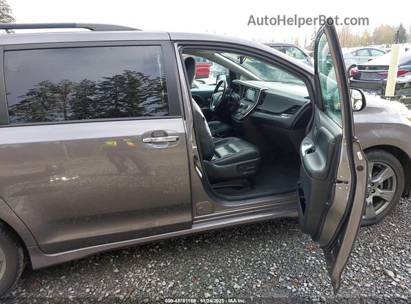 5TDXZ3DC0JS924642 2018 TOYOTA SIENNA Gray Widok wnętrza z przodu