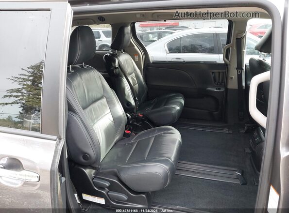5TDXZ3DC0JS924642 2018 TOYOTA SIENNA Gray 