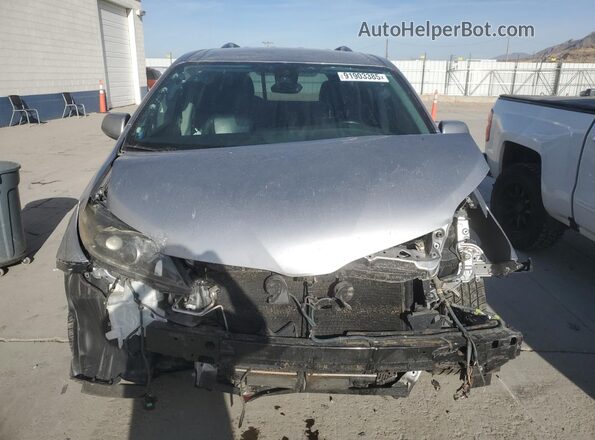 5TDXZ3DC7JS927358 2018 TOYOTA SIENNA Silver Vista frontal