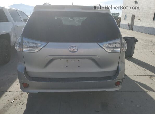 5TDXZ3DC7JS927358 2018 TOYOTA SIENNA Silver Vista trasera