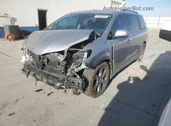 5TDXZ3DC7JS927358 2018 TOYOTA SIENNA Silver Vista tres cuartos delantera izquierda