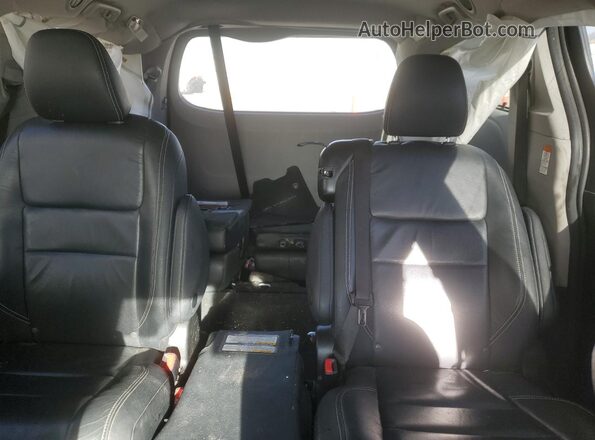 5TDXZ3DC7JS927358 2018 TOYOTA SIENNA Silver Vista de los asientos traseros