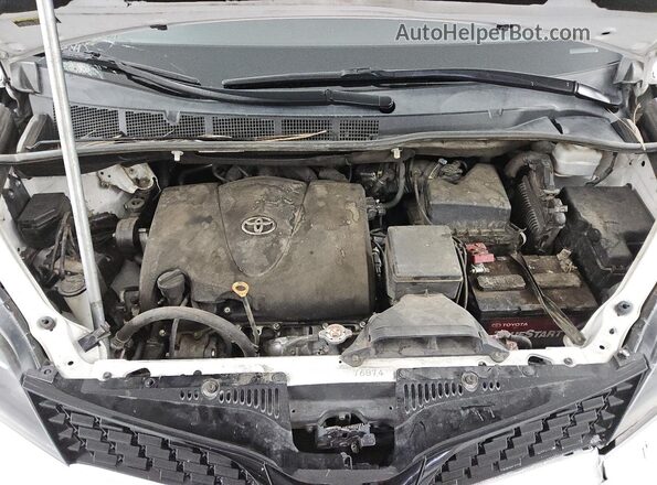 5TDXZ3DC8LS048101 2020 TOYOTA SIENNA White Vista del compartimento del motor
