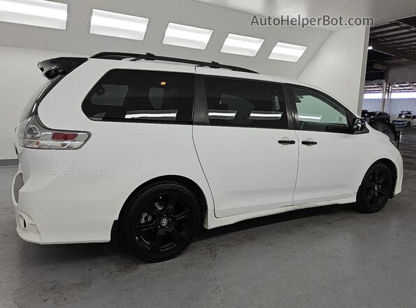 5TDXZ3DC8LS048101 2020 TOYOTA SIENNA White Trasero derecho