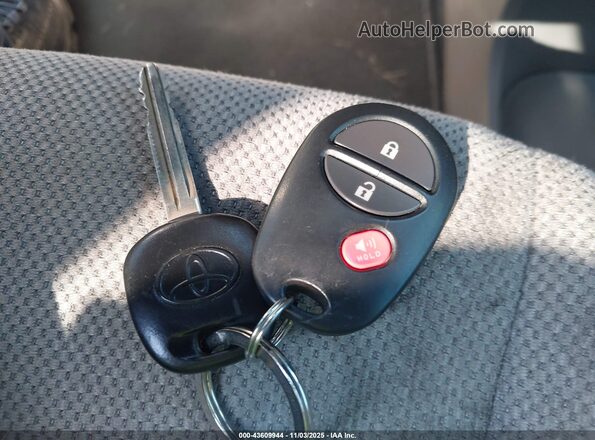 5TDZZ3DCXJS901586 2018 TOYOTA SIENNA Серый Вид панели приборов
