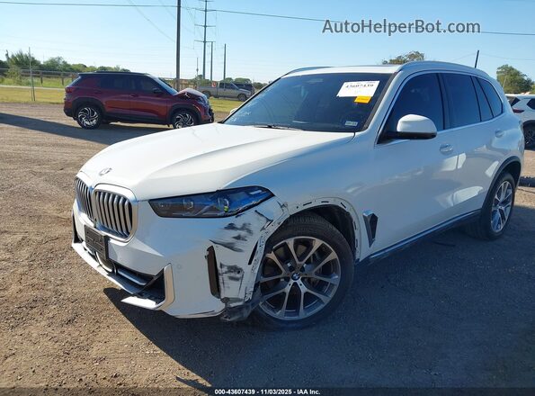 5UX13EU07R9T09569 2024 BMW X5 White Przód lewy