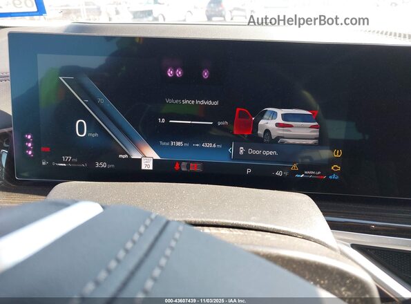 5UX13EU07R9T09569 2024 BMW X5 White Widok tylnych siedzeń