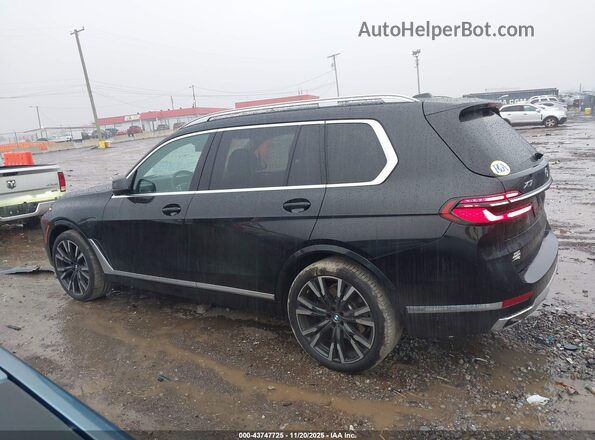 5UX23EM00P9P41714 2023 BMW X7 Black Widok wnętrza 360 stopni