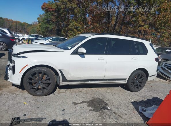 5UX23EM01P9N95968 2023 BMW X7 White სალონის 360-გრადუსიანი ხედი