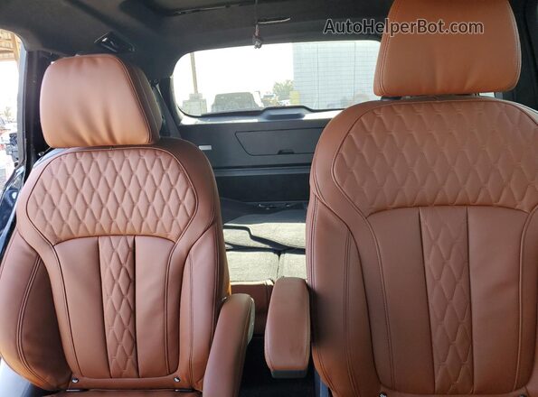 5UX23EM01S9Z52526 2025 BMW X7 Черный Вид задних сидений